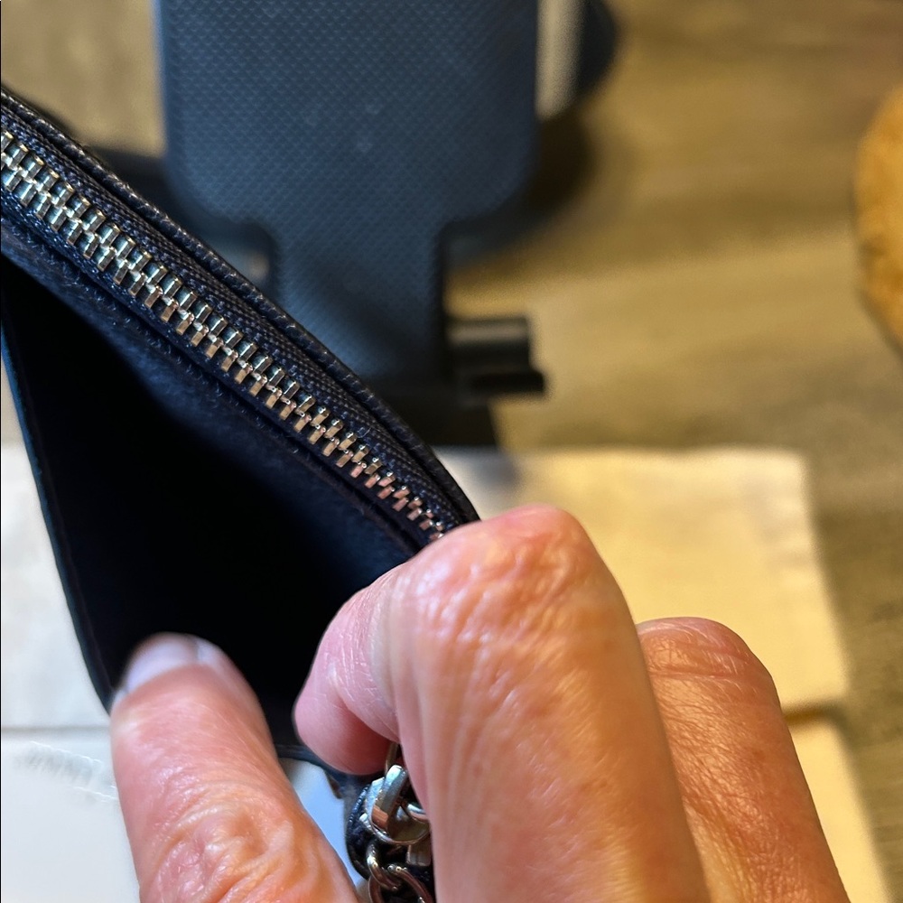 126. Jimmy Choo dark metallic blue/black leather key cles - Picture 7 of 10